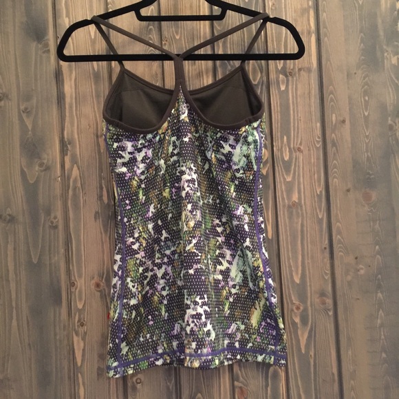 Lululemon power Y tank - Picture 2 of 5